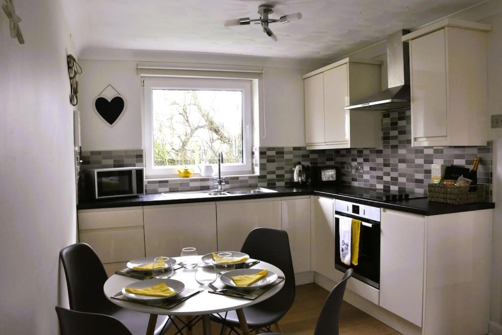 Ocean Breeze, Gower Holiday Village. Allows Dogs Swansea Eksteriør billede