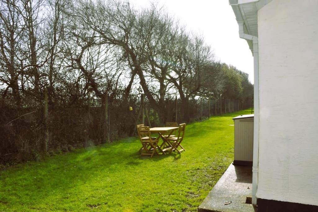Ocean Breeze, Gower Holiday Village. Allows Dogs Swansea Eksteriør billede